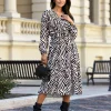 rochie-midi-cu-imprimeu-zebra-si-crapatura-laterala