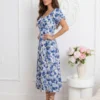 rochie-midi-de-vara-cu-maneci-bufante-si-imprimeu-floral-albastru