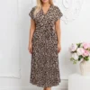 rochie-midi-din-vascoza-cu-imprimeu-leopard-si-decolteu-petrecut