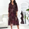 rochie-midi-eleganta-cu-imprimeu-floral-in-nuante-bordo-si-curea-in-talie