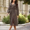 rochie-midi-eleganta-cu-imprimeu-floral-si-decolteu-petrecut