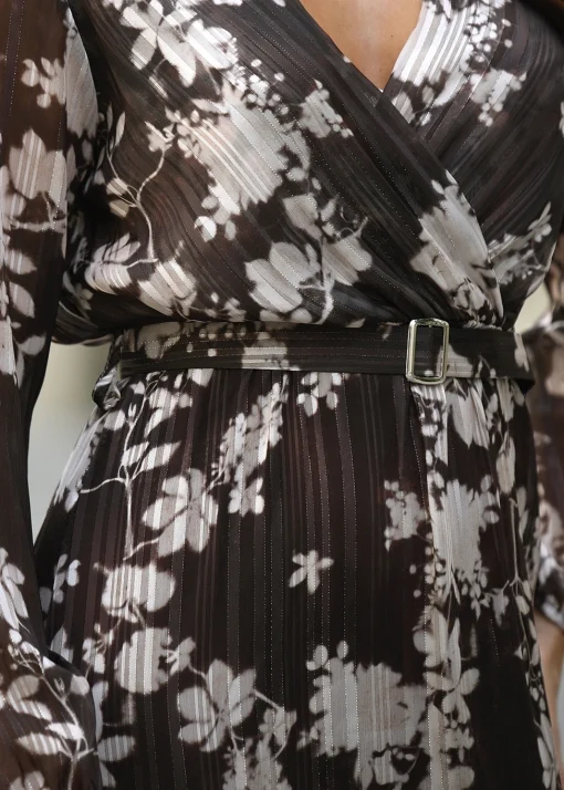 rochie-midi-eleganta-cu-imprimeu-floral-si-insertii