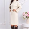 rochie-midi-eleganta-din-tricot-cu-nasturi-bijuterie