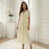 rochie-midi-eleganta-galben-pai-cu-textura-florala
