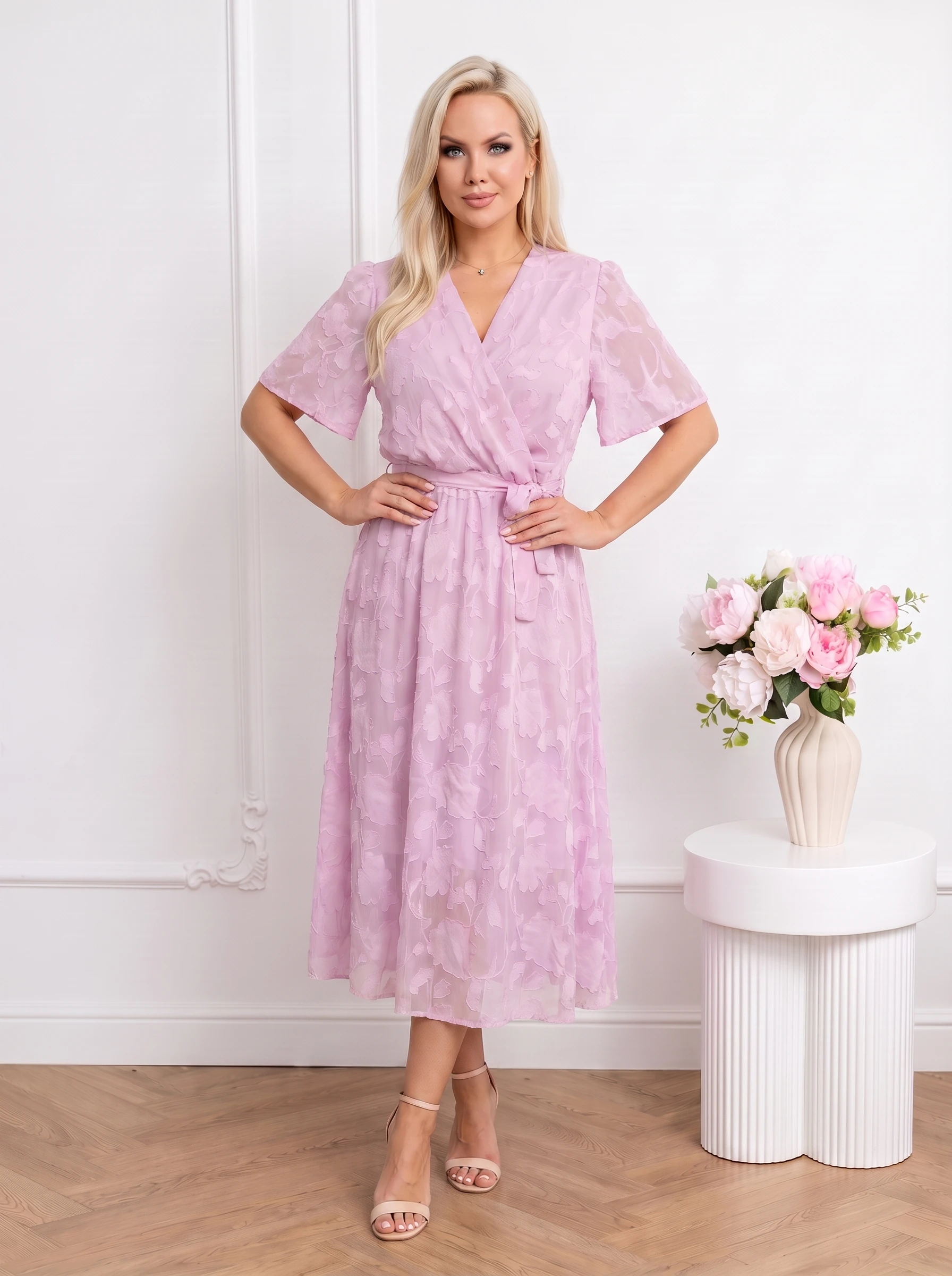 Rochie midi eleganta roz cu textura florala