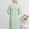 rochie-midi-lejera-cu-dungi-verticale-si-maneci-bufante