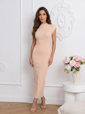 Rochie midi mulata cu brosa aurie in forma de inima