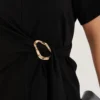rochie-midi-neagra-cu-detaliu-metalic-in-talie