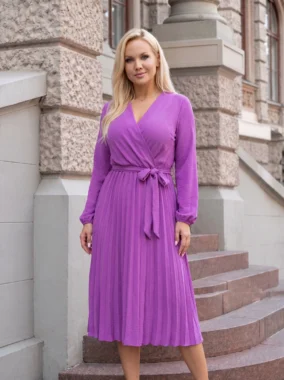 Rochie midi plisată mov cu cordon în talie