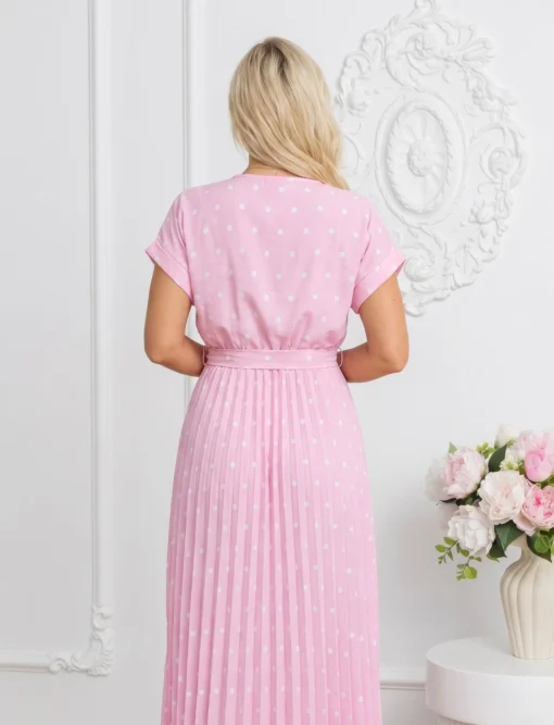 rochie-midi-roz-plisata-cu-buline-albe-si-decolteu-petrecut