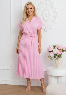 Rochie midi roz din vascoza cu buline albe si decolteu petrecut