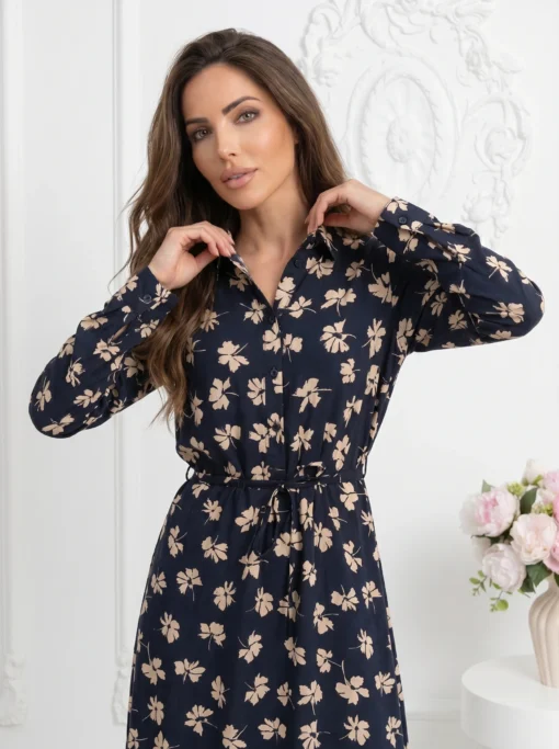 rochie-midi-tip-camasa-cu-imprimeu-floral-bej-pe-fond-bleumarin