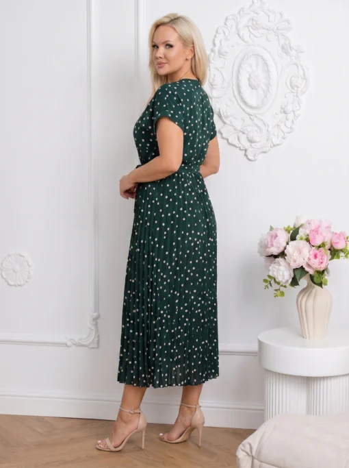 rochie-midi-verde-din-vascoza-cu-buline-si-decolteu-petrecut