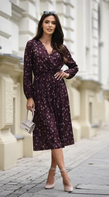rochie-midi-visinie-eleganta-cu-imprimeu-floral-si-decolteu-petrecut