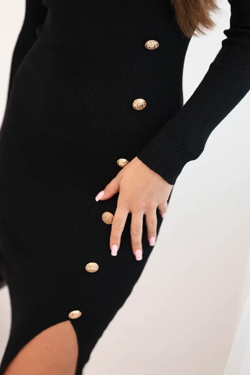 rochie-neagra-din-tricot-cu-nasturi-decorativi-si-crapatura-laterala