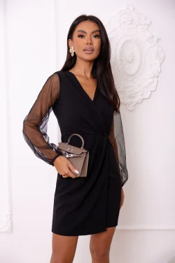 Rochie neagra eleganta cu maneci din tull si decolteu petrecut
