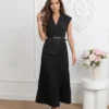rochie-neagra-eleganta-tip-sacou-cu-fusta-plisata-si-curea
