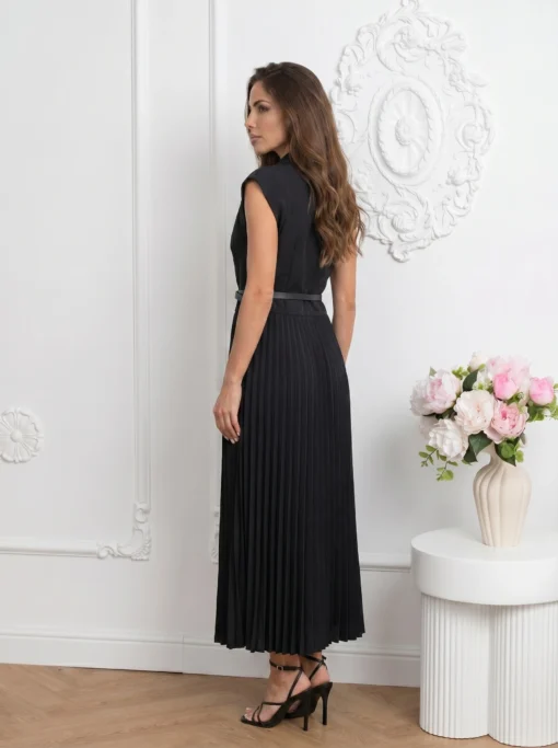 rochie-neagra-eleganta-tip-sacou-cu-fusta-plisata-si-curea