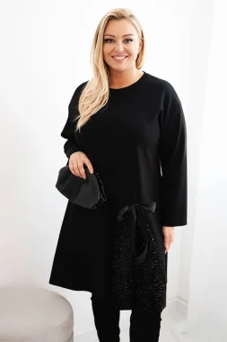 Rochie neagra marime mare cu insertie decorativa din paiete si funda laterala