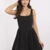 rochie-neagra-scurta-cu-bretele-si-fusta-in-clos