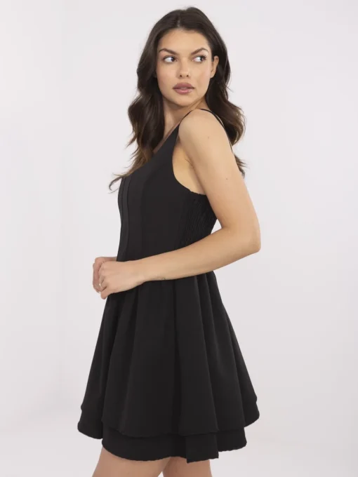 rochie-neagra-scurta-cu-bretele-si-fusta-in-clos