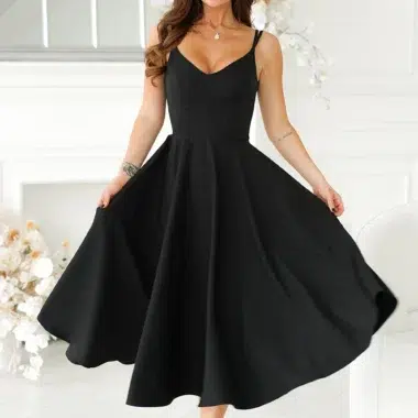 Rochie Nuria Black, eleganta cu decolteu si bretele