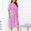 rochie-roz-cu-imprimeu-abstract-si-crapatura-laterala