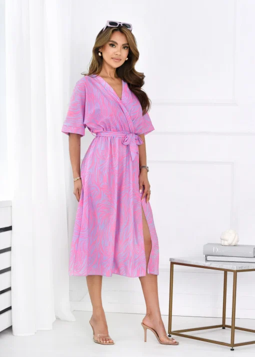 rochie-roz-cu-imprimeu-abstract-si-crapatura-laterala