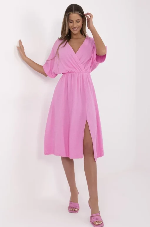 rochie-roz-din-bumbac-cu-decolteu-petrecut-si-crapatura-laterala