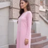 rochie-roz-din-vascoza-cu-croiala-lejera