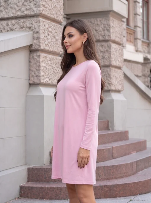rochie-roz-din-vascoza-cu-croiala-lejera