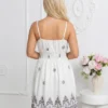 rochie-scurta-alba-cu-broderie-albastra-bretele-si-talie-elastica