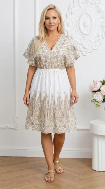 rochie-scurta-alba-cu-broderie-aurie-decolteu-in-v-si-talie-elastica
