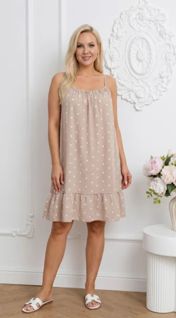 rochie-scurta-bej-cu-bretele-buline-albe-si-volanas-la-baza