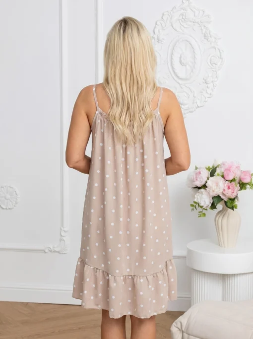 rochie-scurta-bej-cu-bretele-buline-albe-si-volanas-la-baza