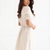 rochie-scurta-bej-cu-guler-contrastant