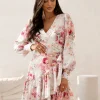 rochie-scurta-bej-cu-imprimeu-floral-roz-piersica-si-cordon-in-talie