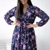 rochie-scurta-bleumarin-cu-imprimeu-floral-roz-si-decolteu-in-v
