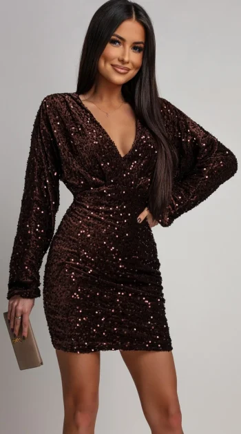 rochie-scurta-ciocolatie-cu-paiete-si-maneci-lungi