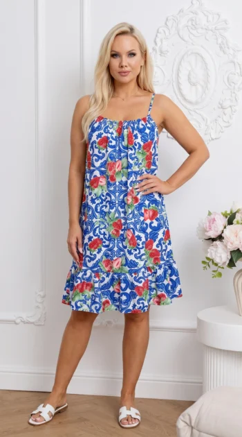 rochie-scurta-cu-imprimeu-arabescuri-si-capsuni
