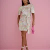 rochie-scurta-cu-imprimeu-floral-delicat-si-cordon-in-talie