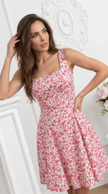 rochie-scurta-cu-imprimeu-floral-si-decolteu-patrat