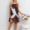 rochie-scurta-cu-imprimeu-geometric-in-nuante-de-maro-si-caramiziu
