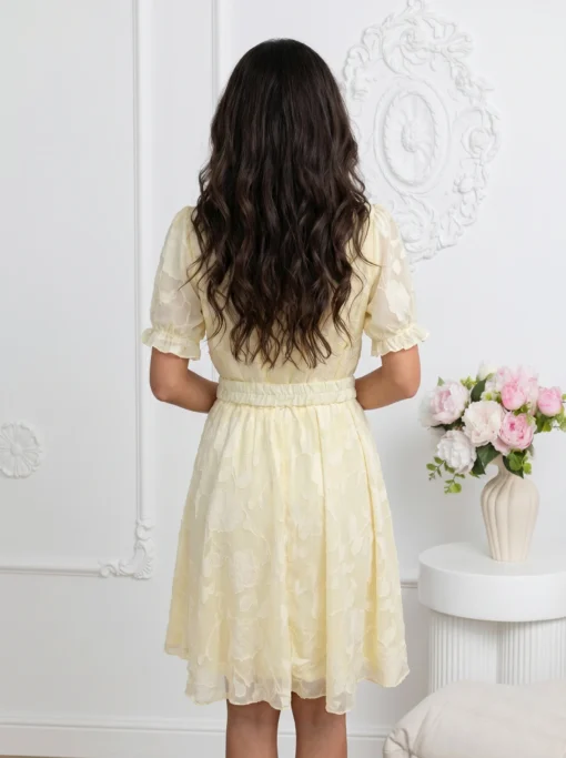 rochie-scurta-cu-textura-reliefata-si-curea