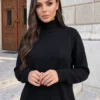 rochie-scurta-din-tricot-cu-guler-inalt
