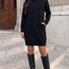 rochie-scurta-din-tricot-cu-guler-inalt