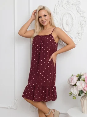 Rochie scurta din vascoza bordo cu buline si volanas la baza