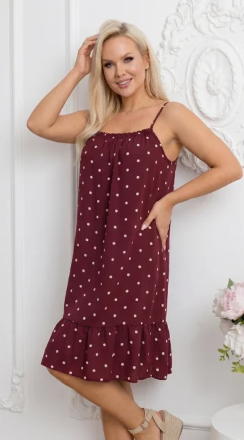 rochie-scurta-din-vascoza-bordo-cu-buline-si-volanas-la-baza