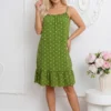 rochie-scurta-din-vascoza-verde-cu-buline-si-volanas-la-baza
