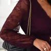 rochie-scurta-eleganta-din-dantela-burgundy-cu-maneci-lungi